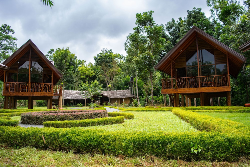 Kandy Cabana Eco Resort 30/36