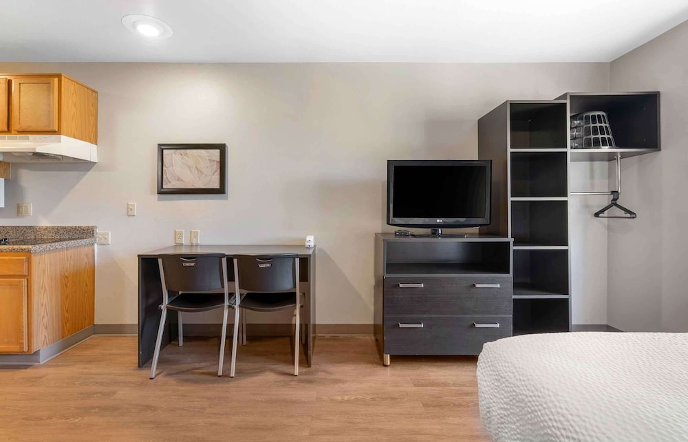 Woodspring Suites Orlando South 34/43