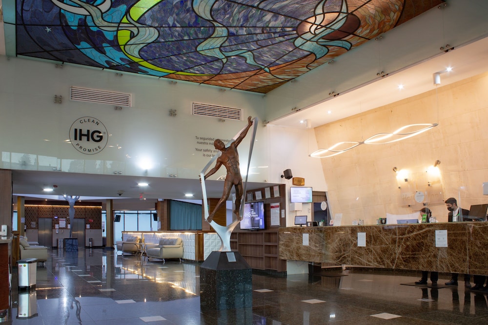 Holiday Inn Queretaro Zona Diamante 9/50