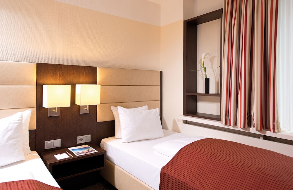 Leonardo Hotel Munich Arabellapark Ex Holiday Inn Munich Effnerstrasse 20/65