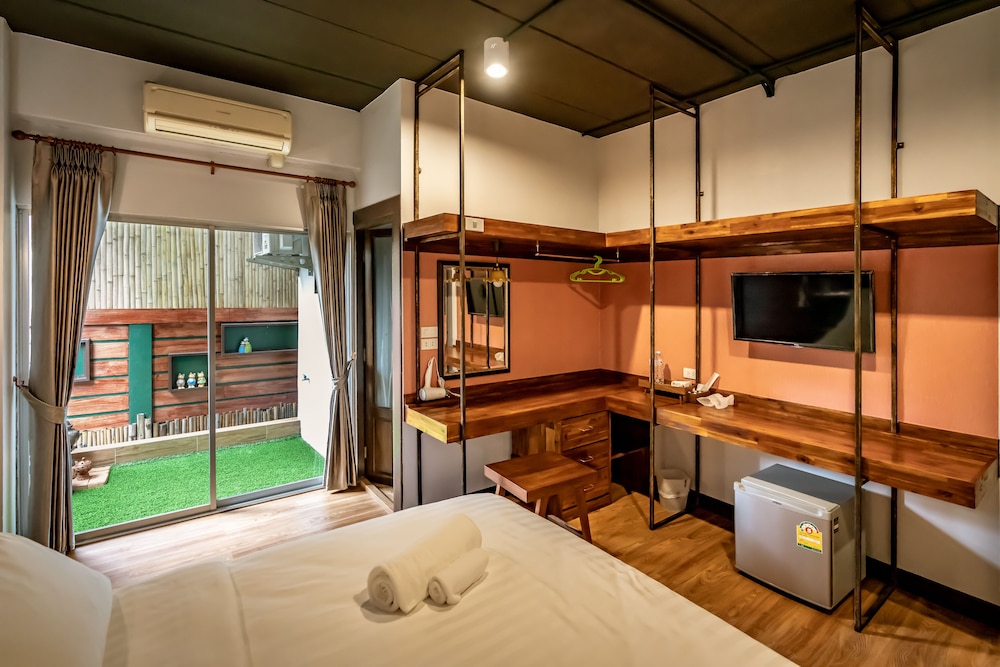 Ing Mon House 18/26