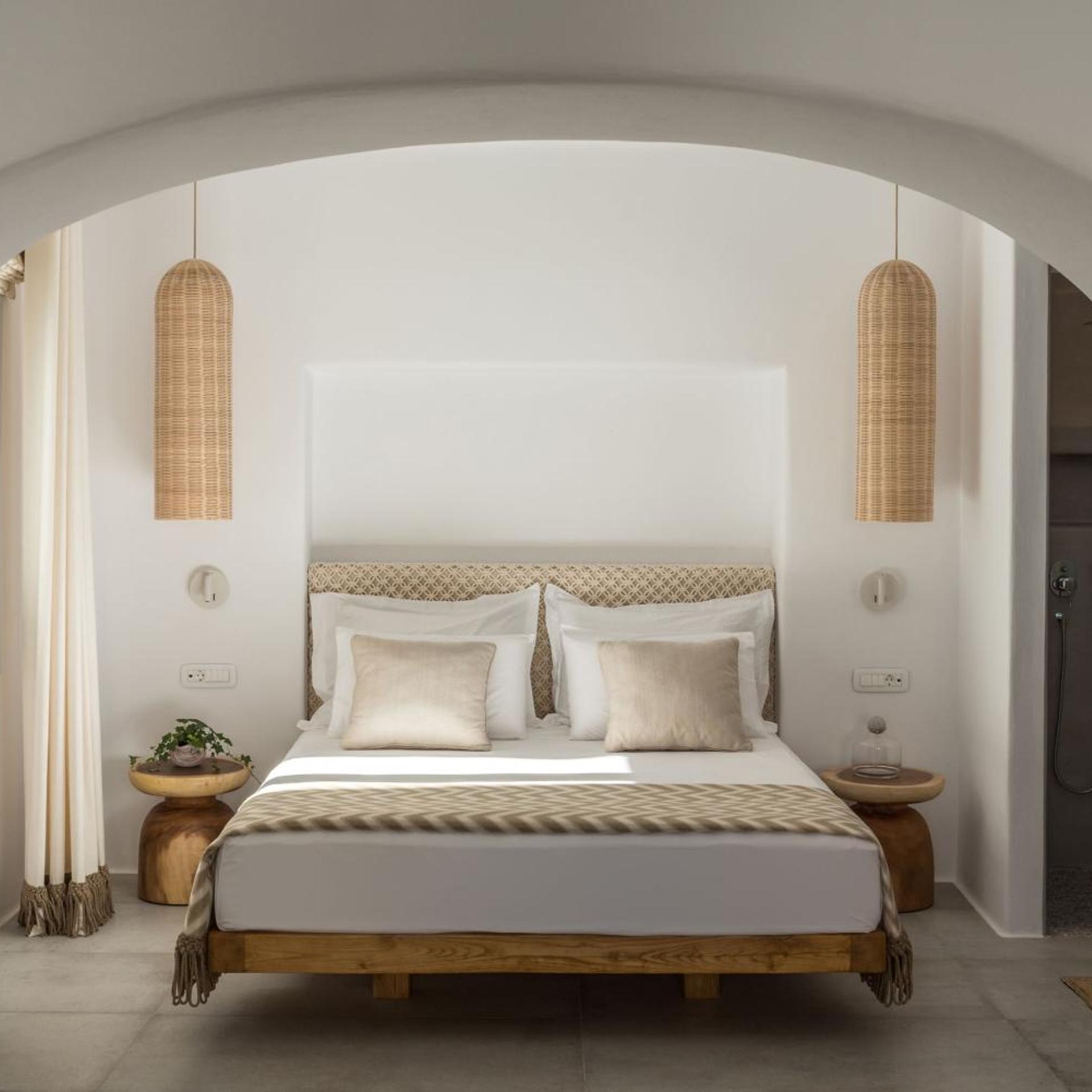 GRAND, DELUXE, SUITE, SEA VIEW