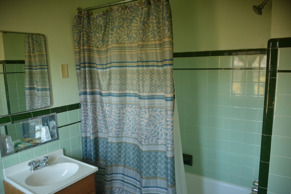 Americas Best Value Inn 43/45