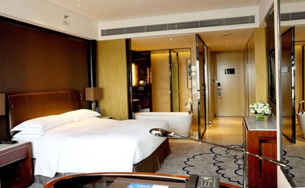 Hilton Zhongshan Downtown 20/74