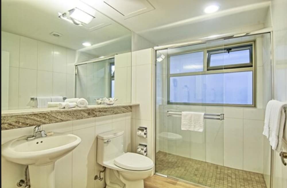 جناح عائلي بسرير كوين وسريرين مزدوجين، Balmoral Hotel 4/4