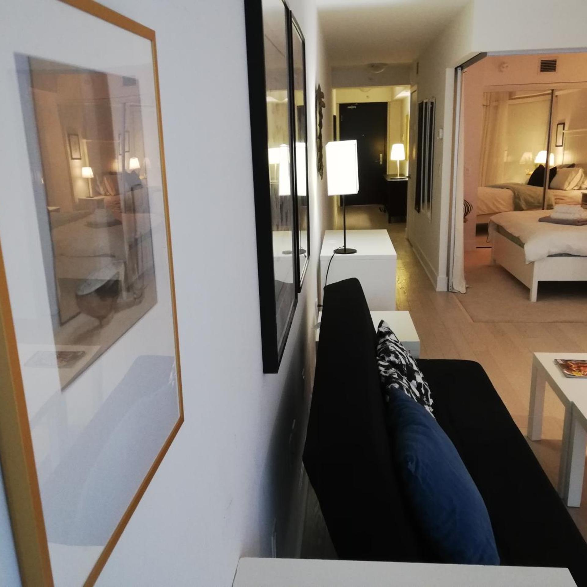 Stylish Downtown Toronto Residential Hotel 18/50