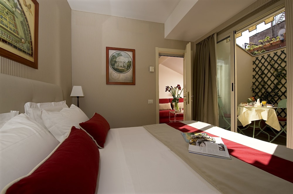 ROOM, SINGLE