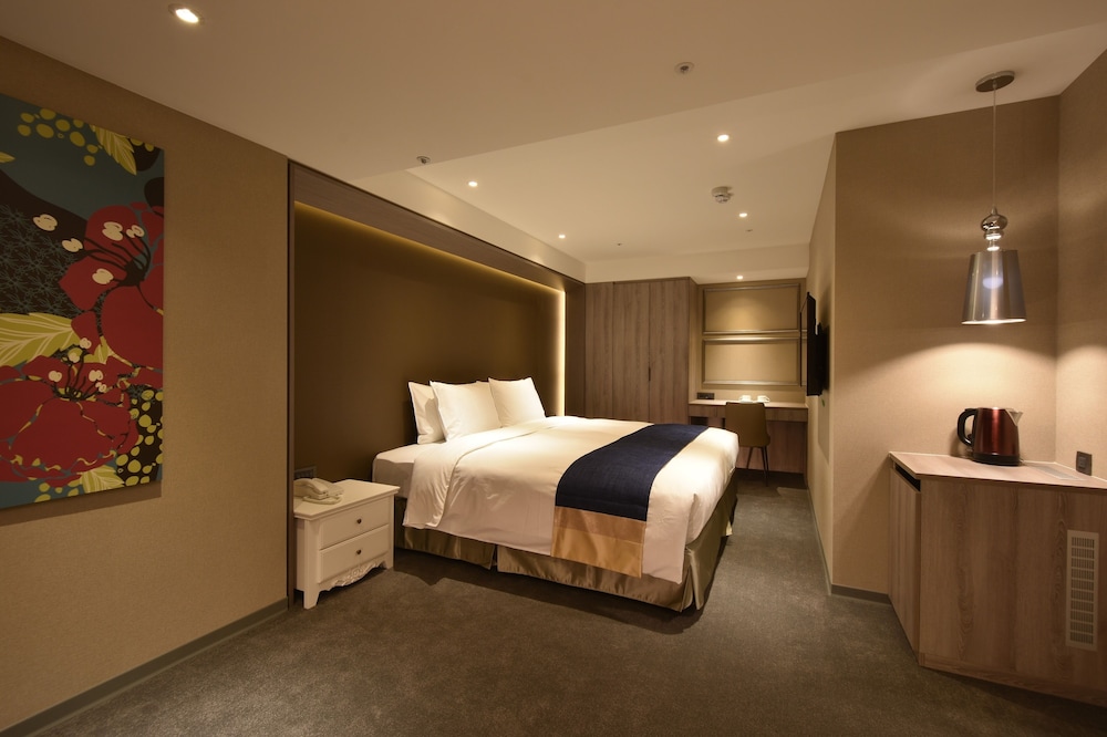 Green World Hotels Zhongxiao Taipei 30/50