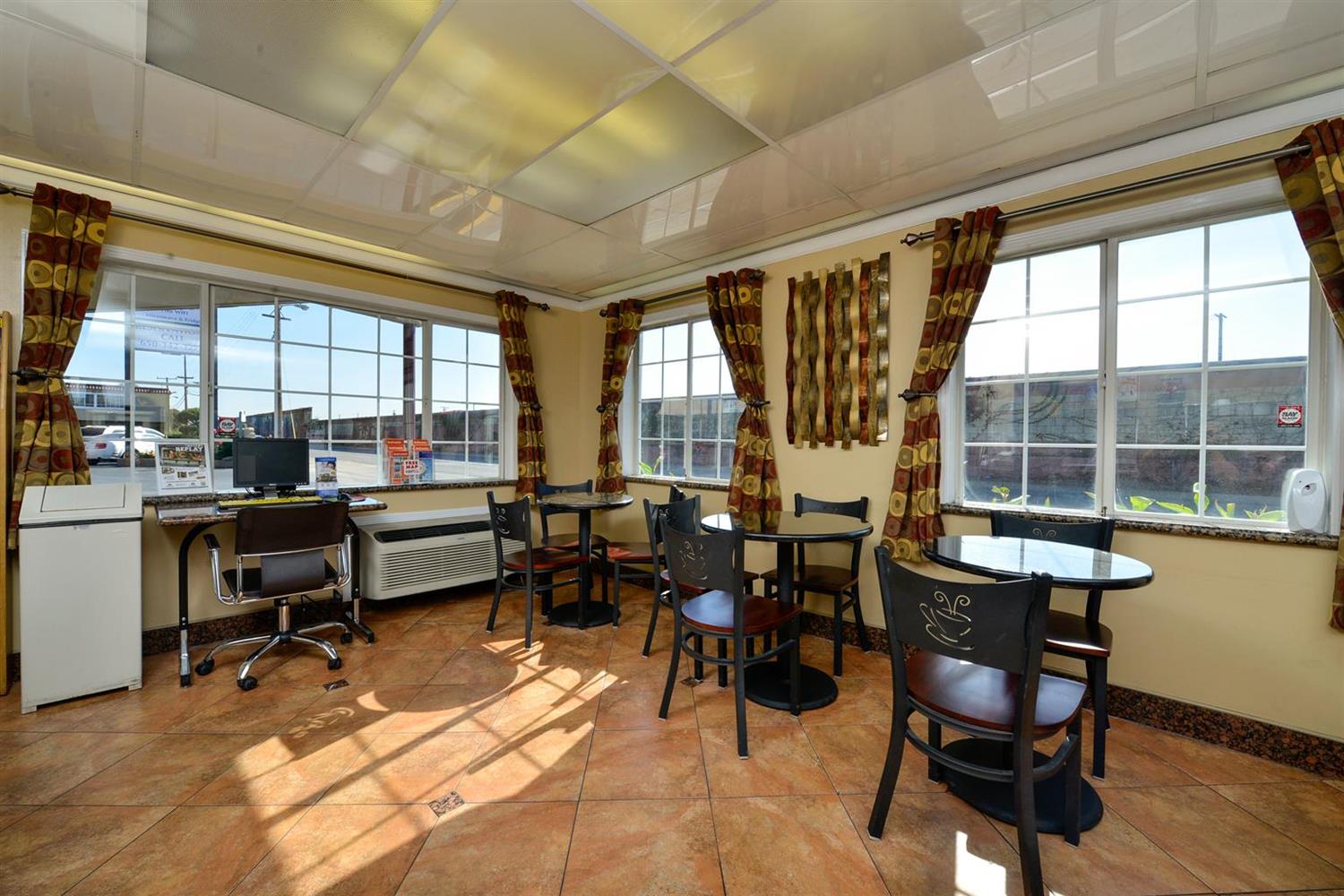 Inn at Bayshore (ex Americas Best Value Inn San Mateo) 9/11