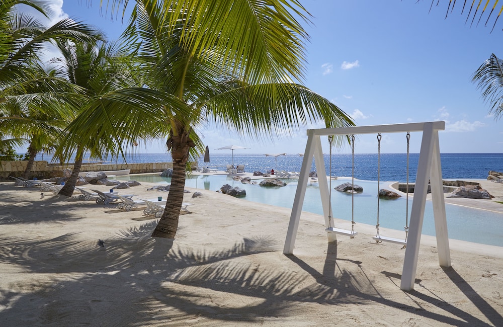 Tracadero Beach Resort 73/77