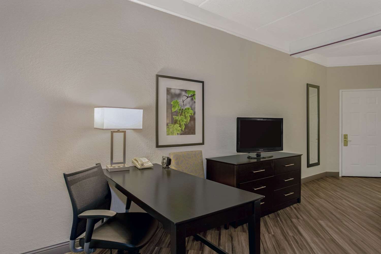 La Quinta Inn And Suites By Wyndham Orlando Airport North 34/45