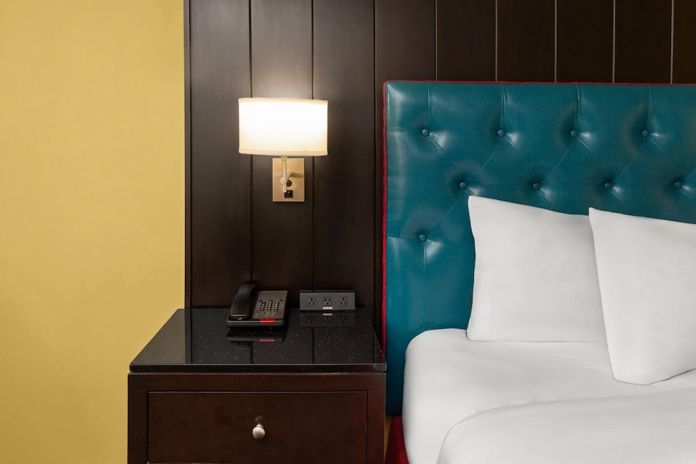 Heritage Inn Suites San Antonio Airpt, Trademark by Wyndham 29/60