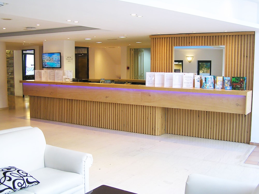Elmi Suites 10/55