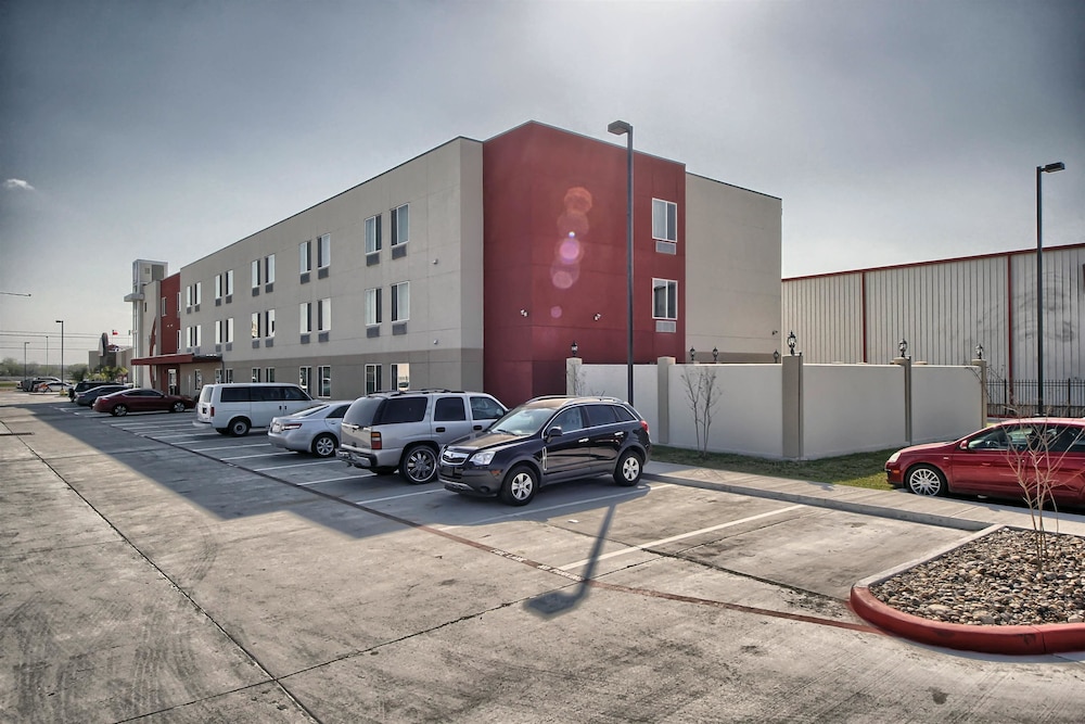 Motel6 Weslaco, TX 48/58
