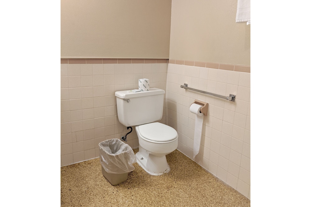 Americas Best Value Inn Vandalia 14/35