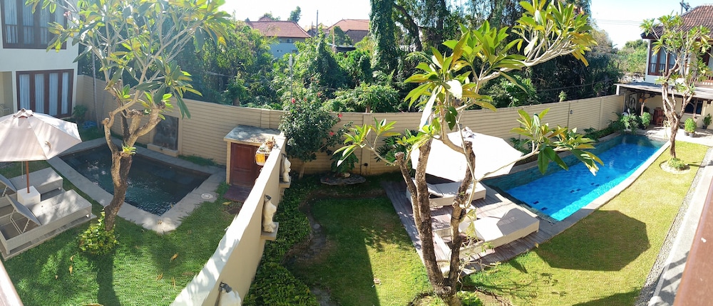 Sekuta Condo Suites 56/60