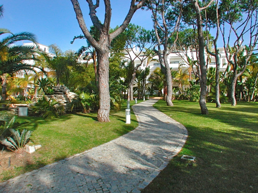 Ria Park Garden Hotel 56/67