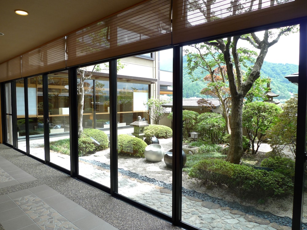 KOZANTEI UBUYA 24/50