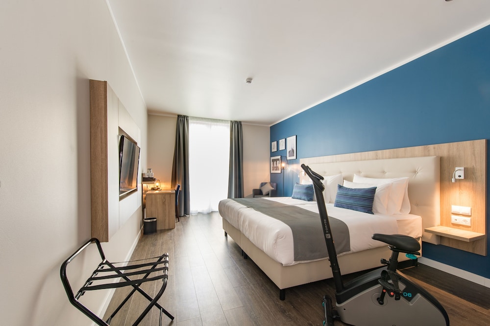 The Three Corners Lifestyle Hotel 10/71