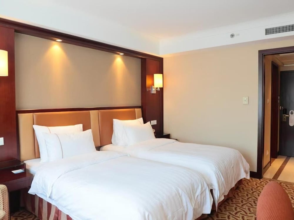 Jianguo Hotel Shanghai 24/56