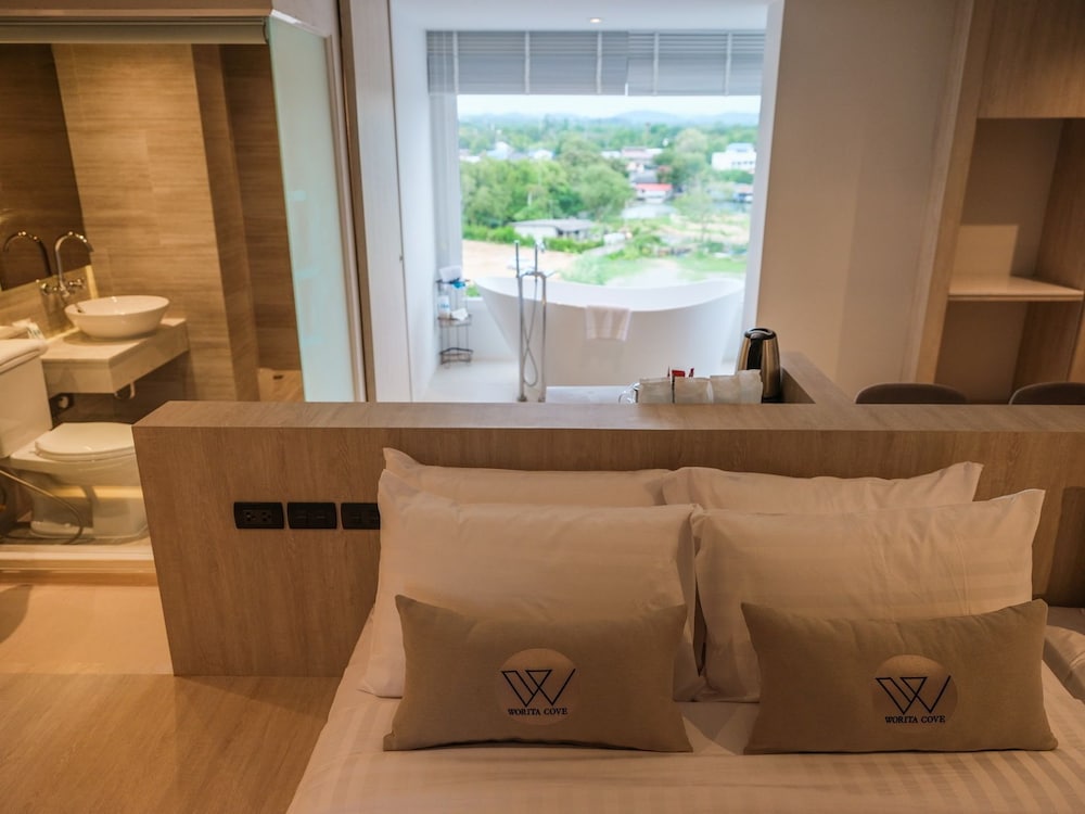 Worita Cove Hotel 27/44