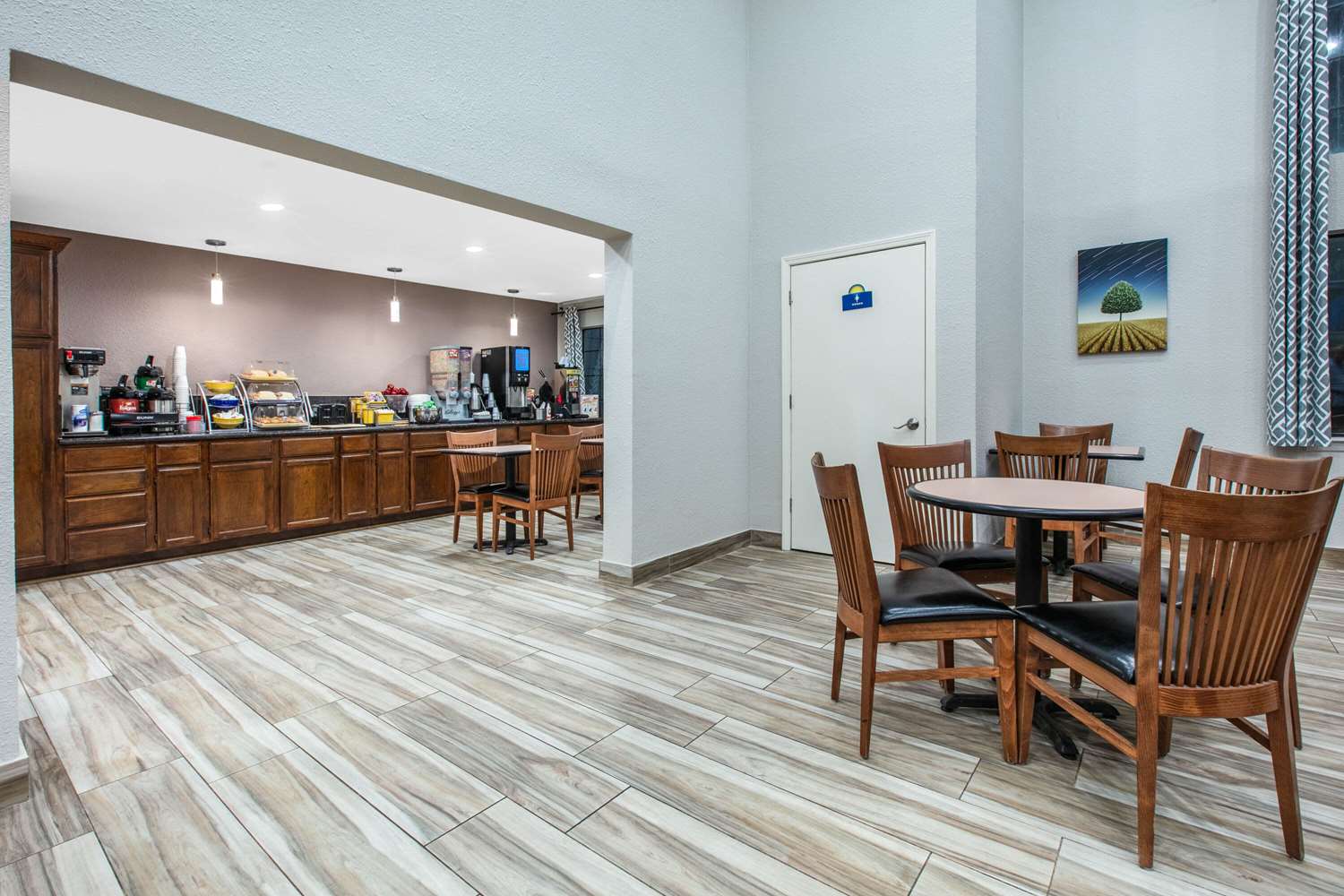 Days Inn by Wyndham Waco 18/27