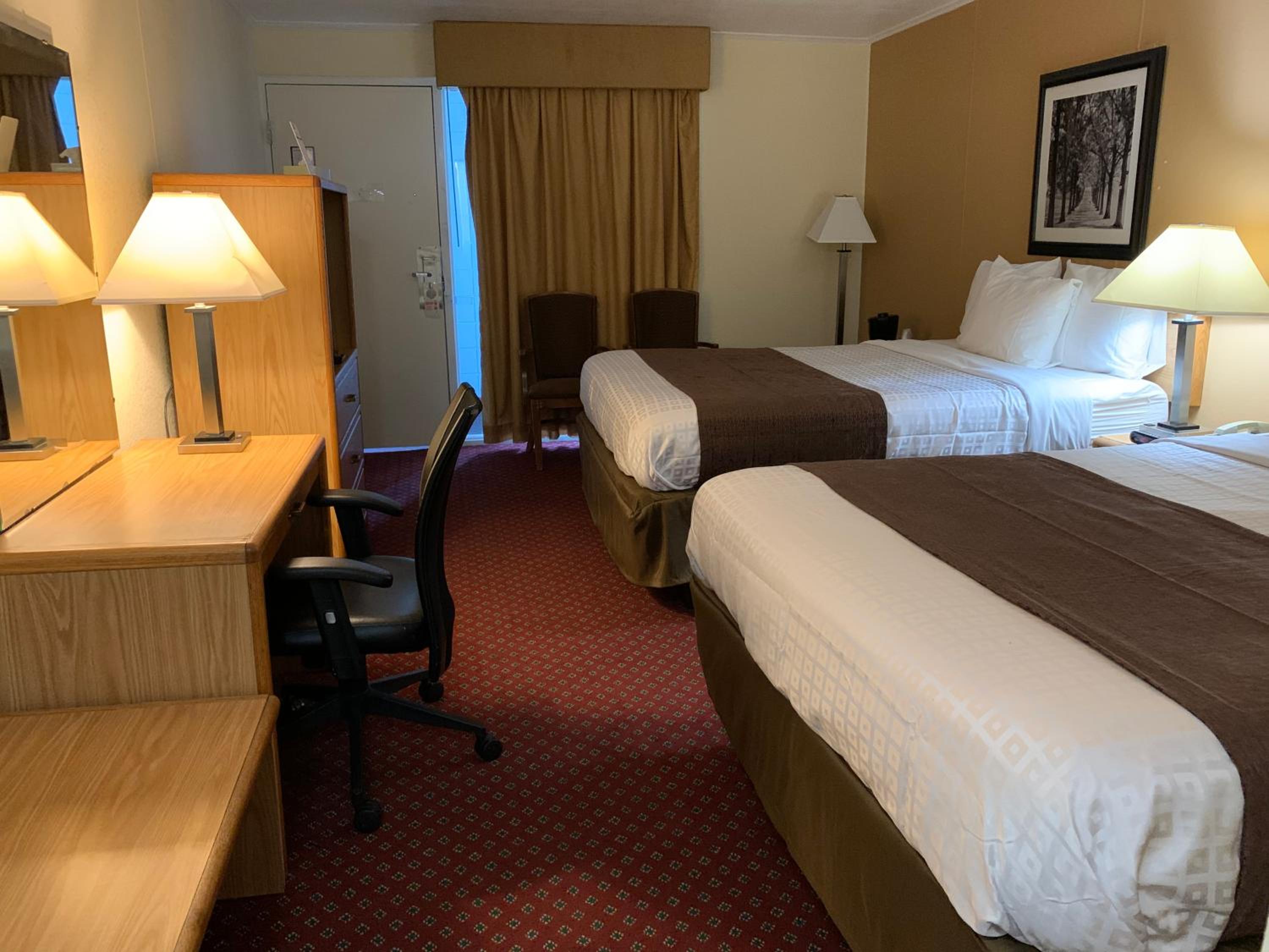 Red Carpet Inn & Suites 27/50