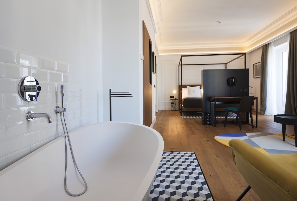 Hotel One Shot Reina Victoria 49/50