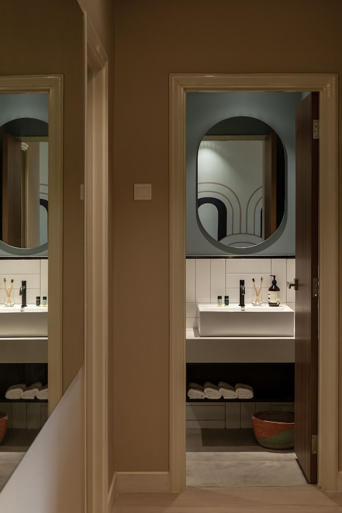 AMI Suites 49/50