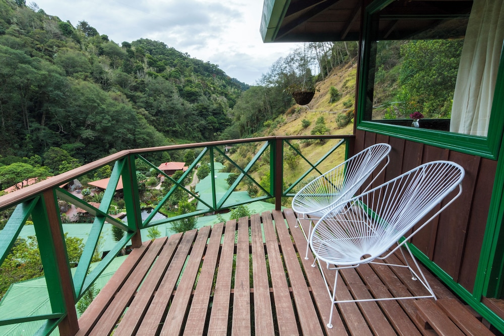 Trogon Lodge 24/46