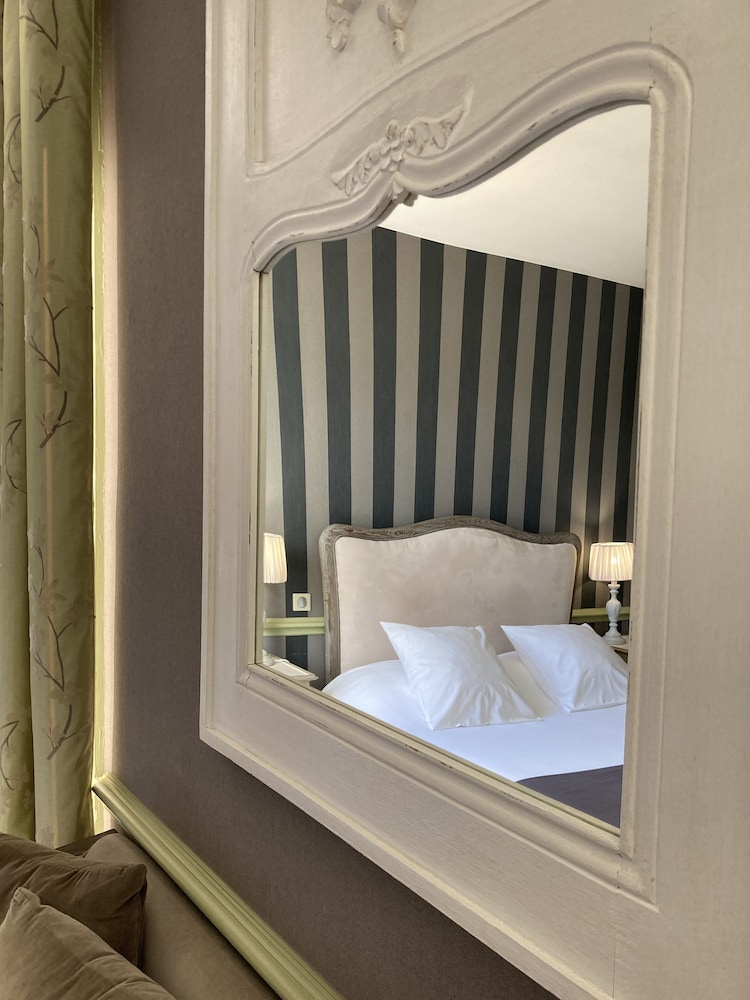 Hotel Helvie 6/22