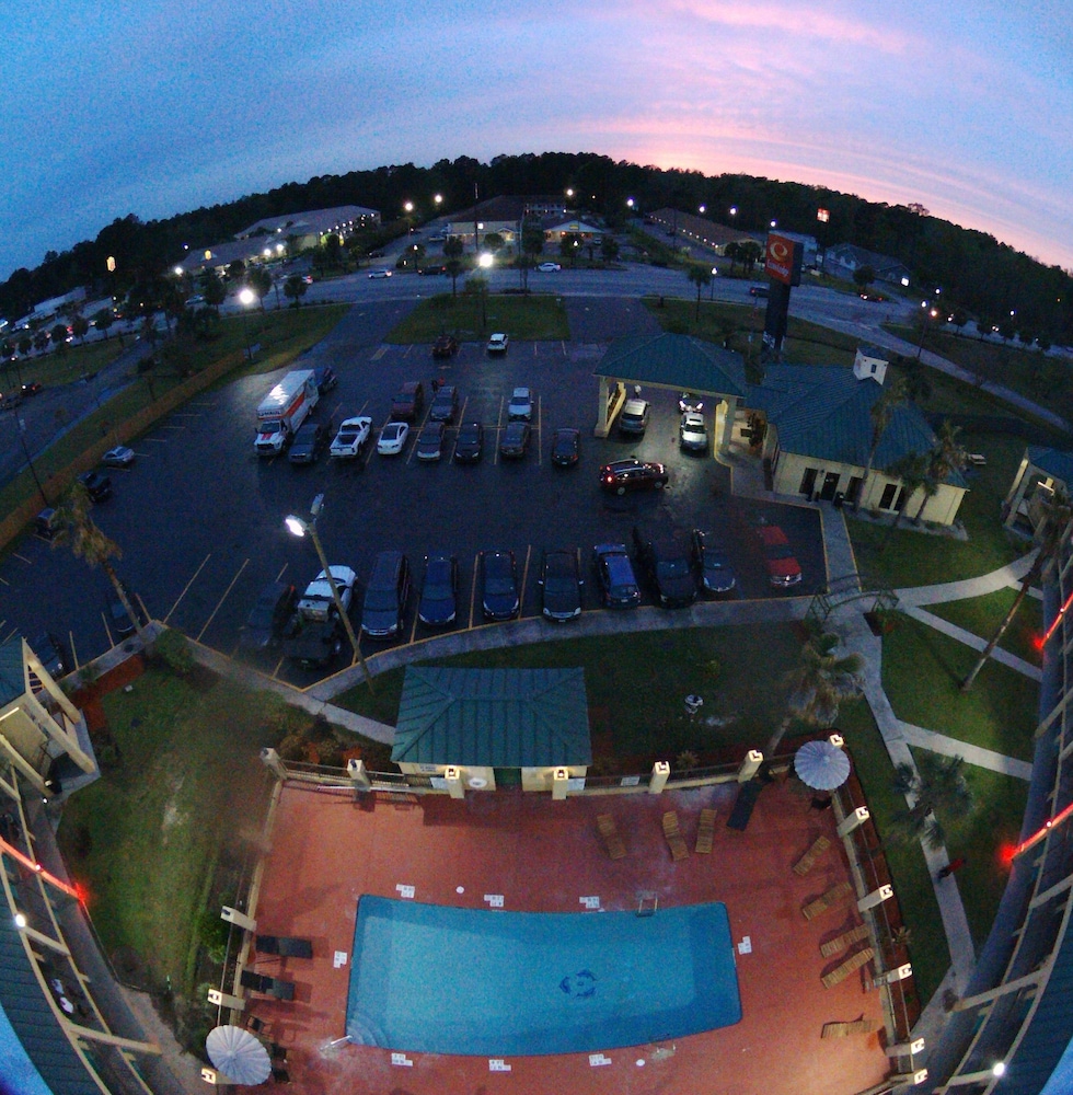 Econo Lodge Inn & Suites Hardeeville-I-95 42/59