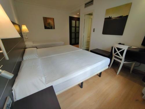 Room, Double Bed