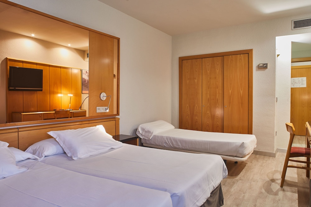 ROOM, DOUBLE BED, WITH EXTRA BED