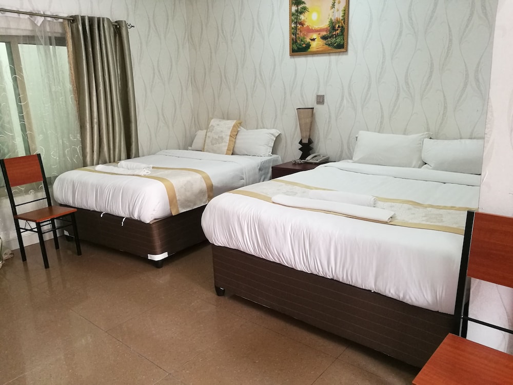 ROOM, TWIN BEDS