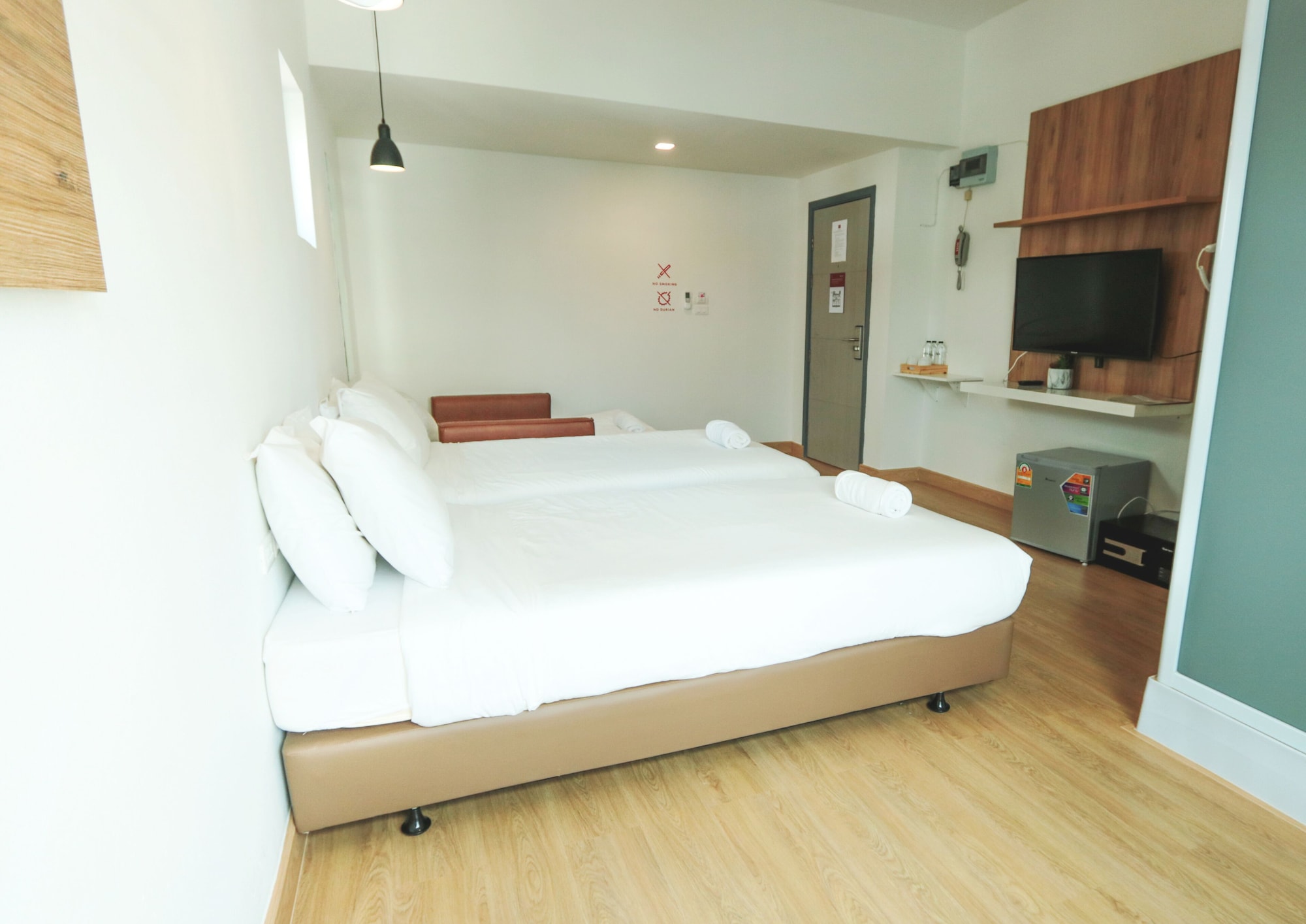 ROOM, TRIPLE