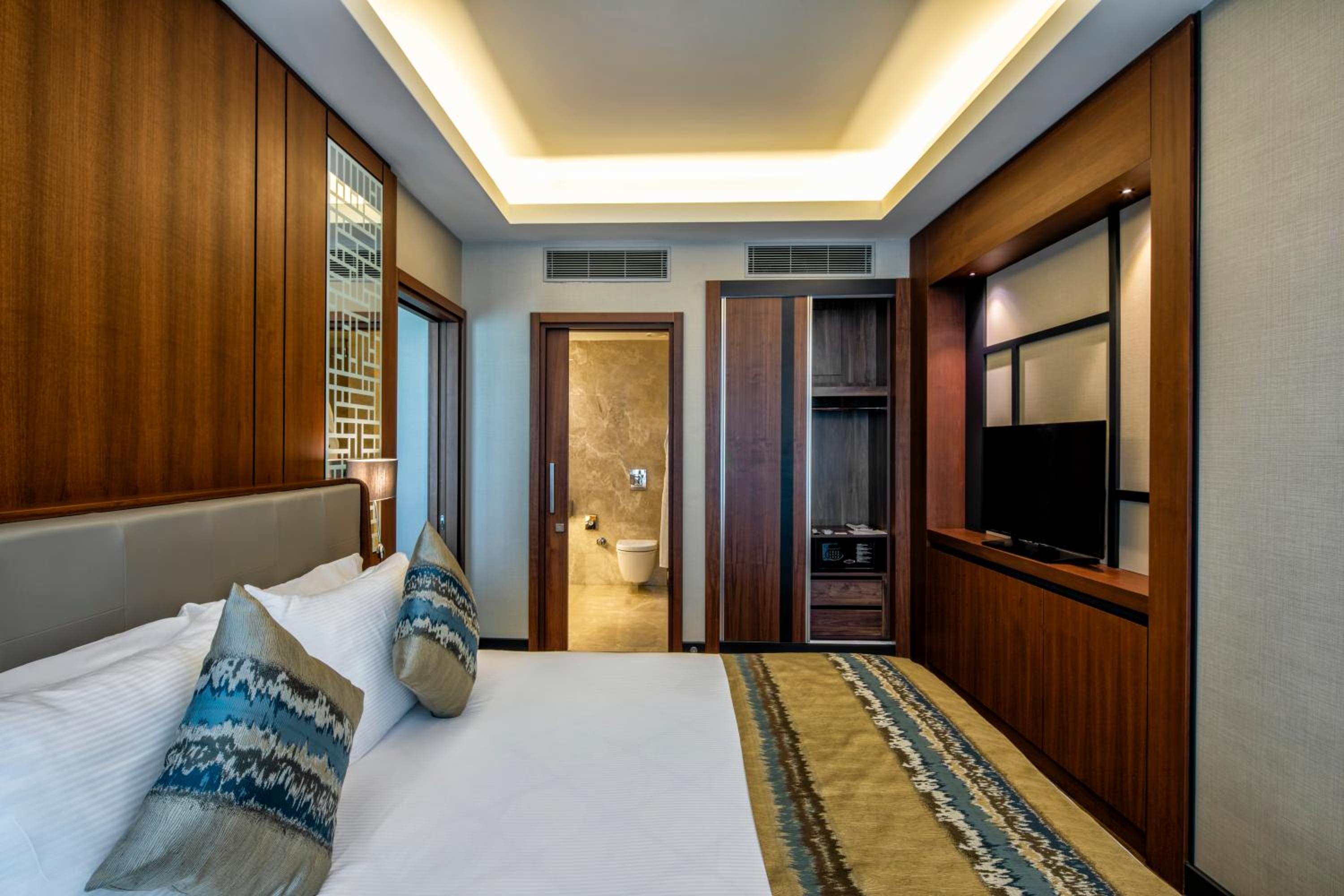 Standard, Double Bed, Atrium View