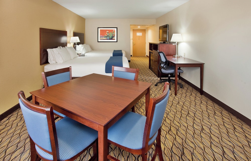 Holiday Inn Express Scottsdale North 32/40