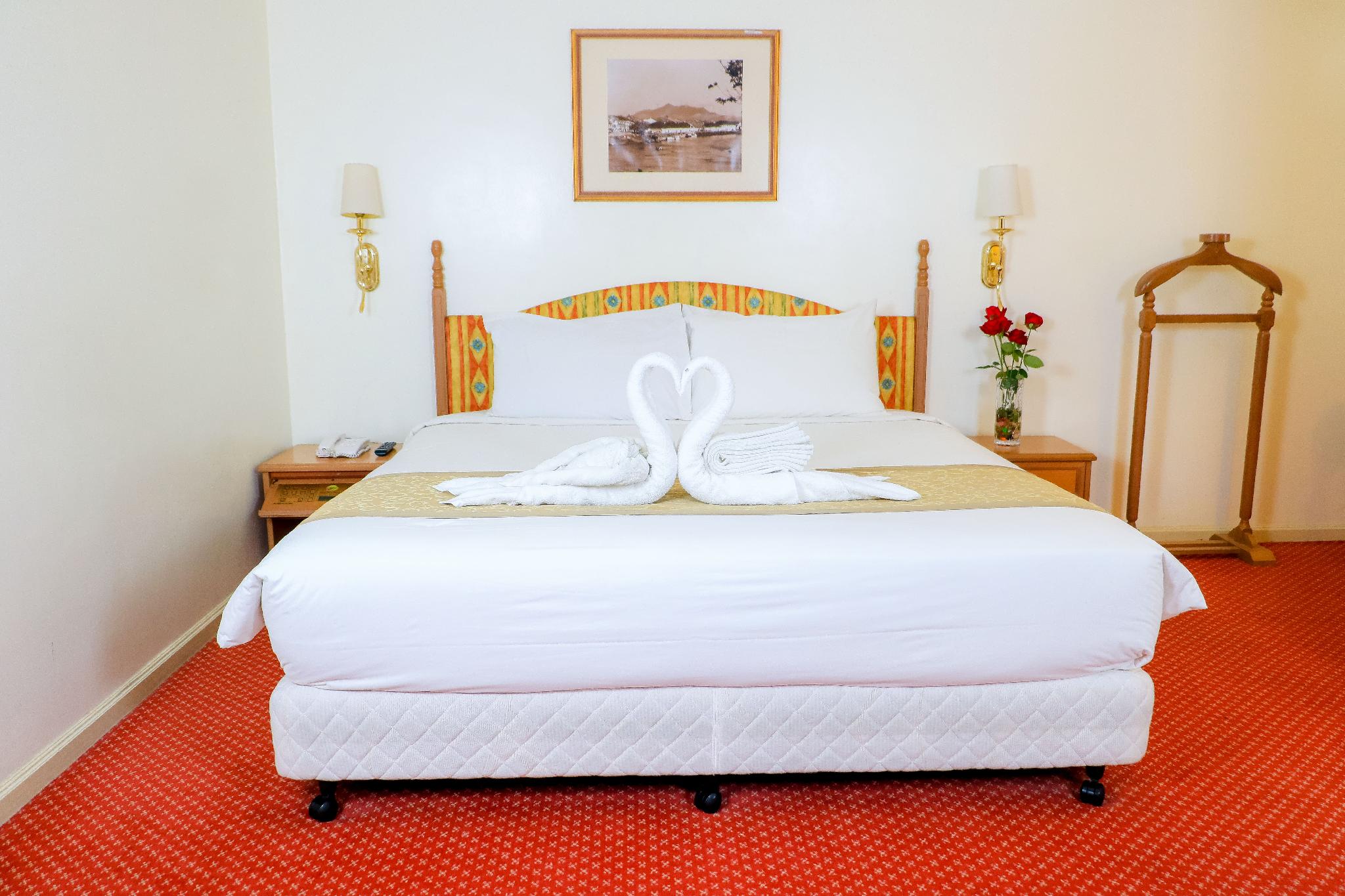 SUPERIOR, QUEEN BED