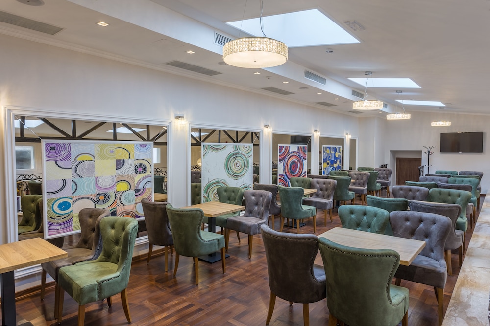 Royal Inn Hotel 32/37