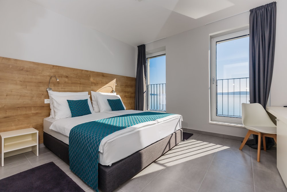 HOTEL STACIJA 7/64