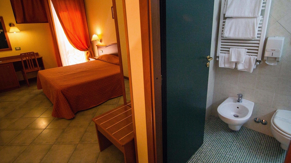 HOTEL DEGLI AMICI 19/42