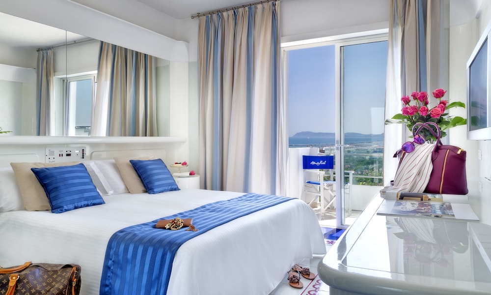 Atlantic Hotel Riccione 23/75