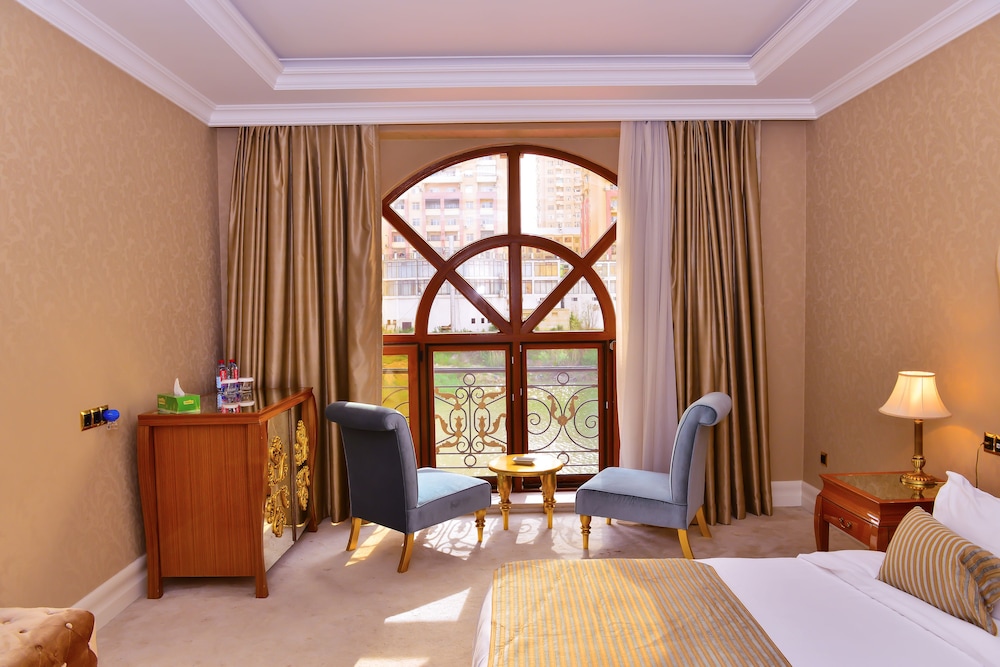 The Lake Palace Hotel Baku 29/50