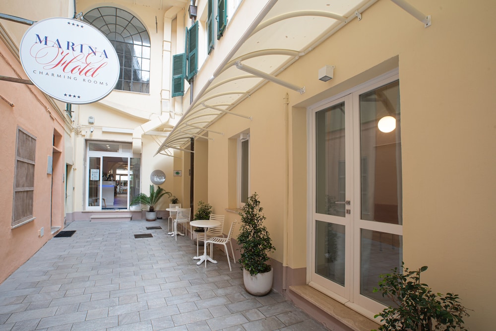 Marina Hotel Charming Rooms 42/47