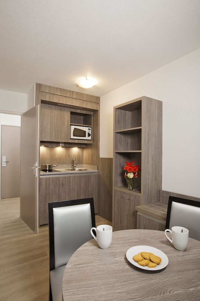 Sejours & Affaires Reims Clairmarais photo5