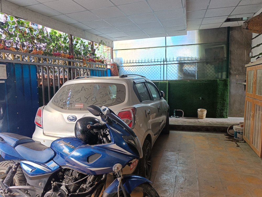 Sara's Backpackers Hotel 48/74