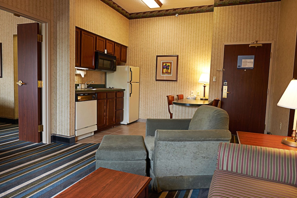 Hampton Inn Suites Scottsburg 62/82