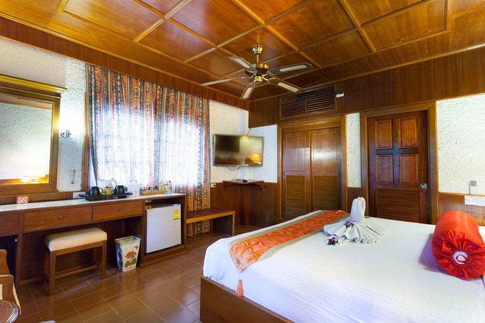 Tropica Bungalow Hotel 27/69