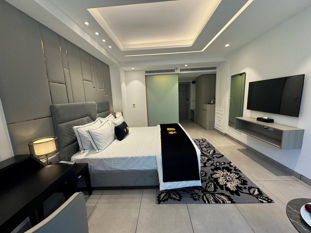 Mastiff Select Mandavya Dharamkot, McLeodganj 16/61